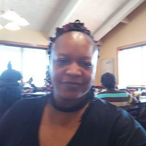 Meet your Posher, Carrie